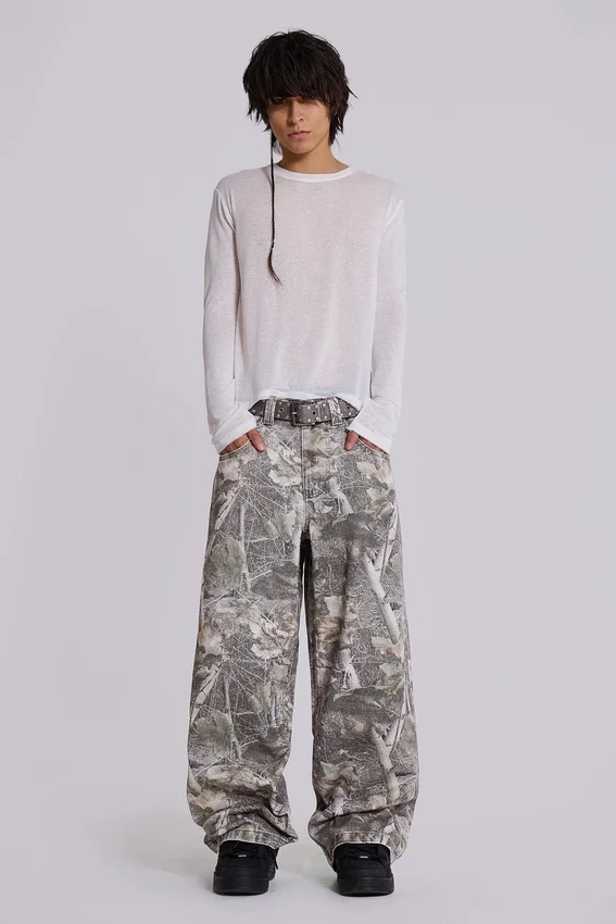 Vaqueros holgados Colossus de camuflaje Woodland