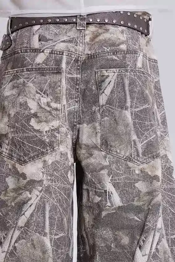 Vaqueros holgados Colossus de camuflaje Woodland