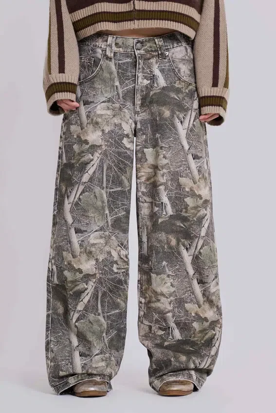 Vaqueros holgados Colossus de camuflaje Woodland