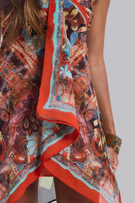 Vestido con bufanda tipo bandana de gasa de Ixia