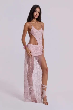 Vestido largo asimétrico «Stellar» con abalorios cosidos a mano en rosa
