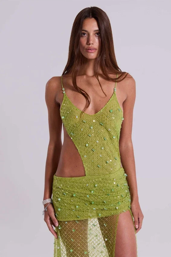 Vestido largo asimétrico «Stellar» con pedrería cosida a mano en color lima