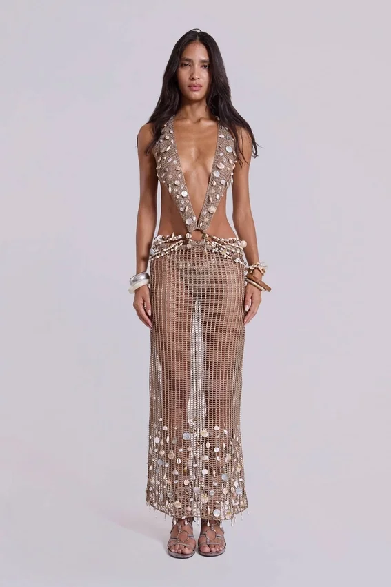 Vestido largo de croché «Vida» con espalda descubierta y conchas