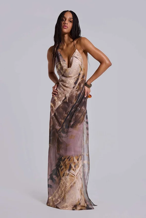 Vestido largo de gasa con cuello vuelto y espalda descubierta «Alameda» metalizado