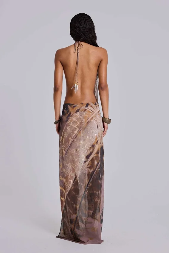 Vestido largo de gasa con cuello vuelto y espalda descubierta «Alameda» metalizado