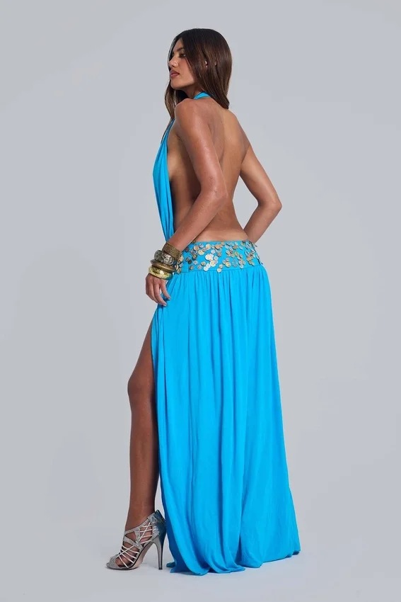 Vestido largo sin espalda con adornos hechos a mano de Irvin