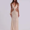 Vestido largo sin espalda «Vida» en dorado