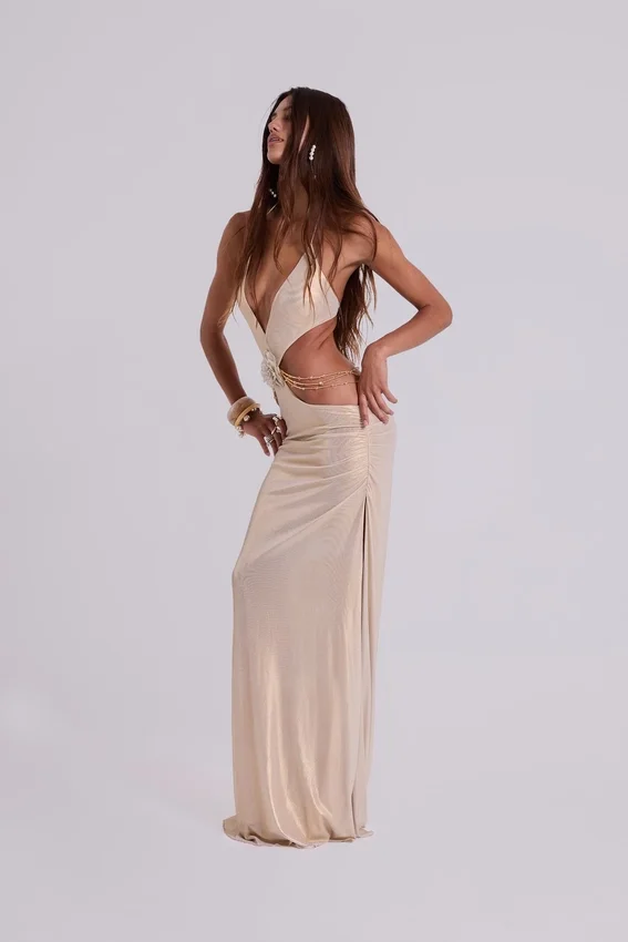Vestido largo sin espalda «Vida» en dorado
