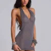 Vestido mini halter de punto Infinity en gris plomo